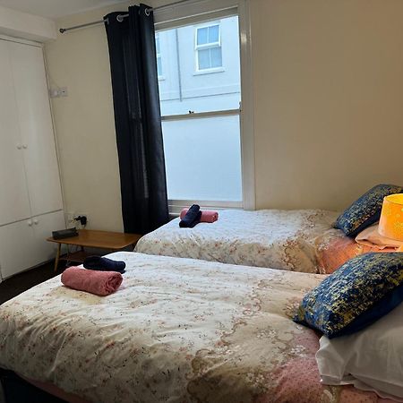 Comfortable Home Away From Home, Town Centre, Free Parking,Multiple Rooms Cheltenham Zewnętrze zdjęcie