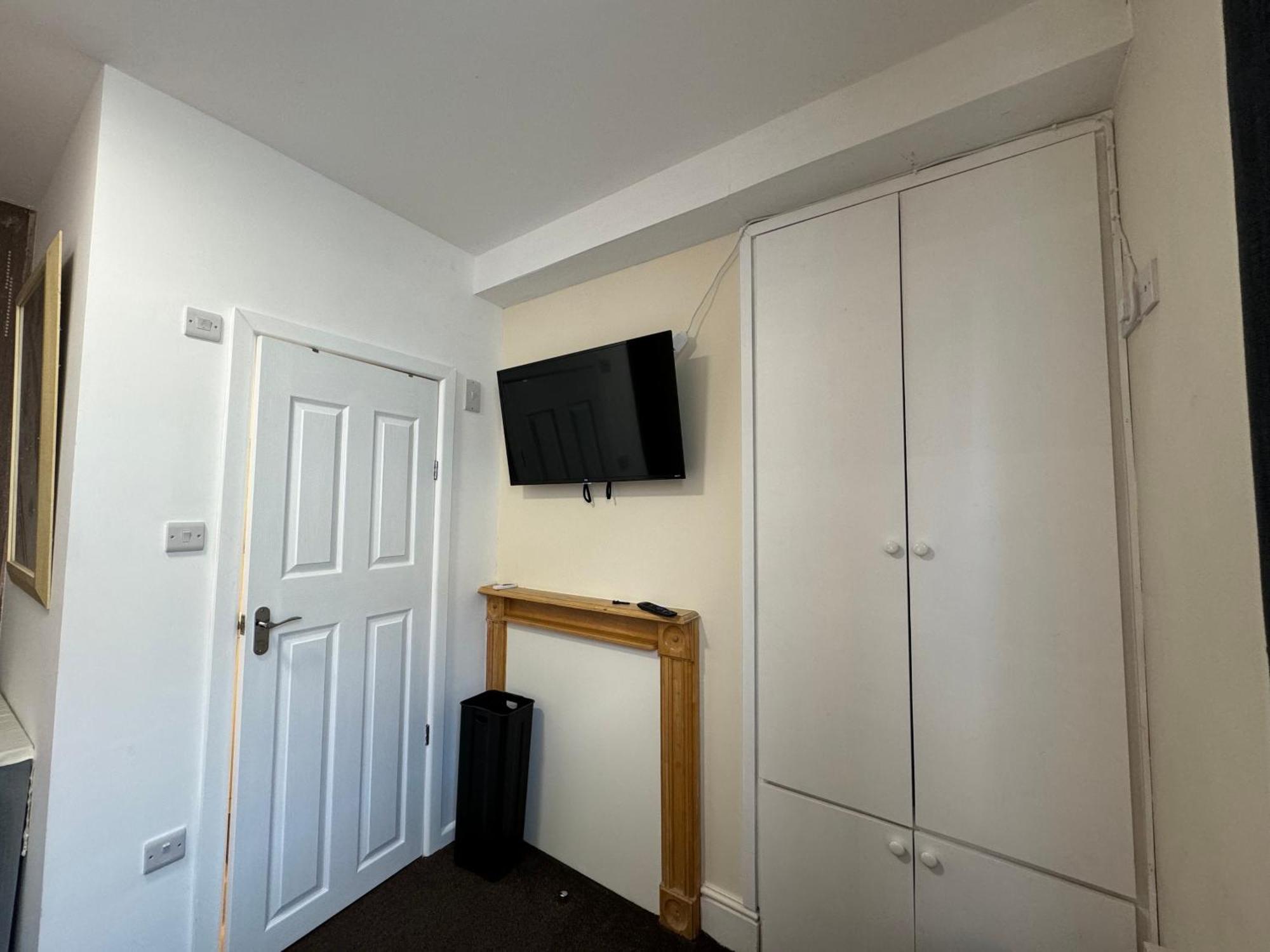 Comfortable Home Away From Home, Town Centre, Free Parking,Multiple Rooms Cheltenham Zewnętrze zdjęcie