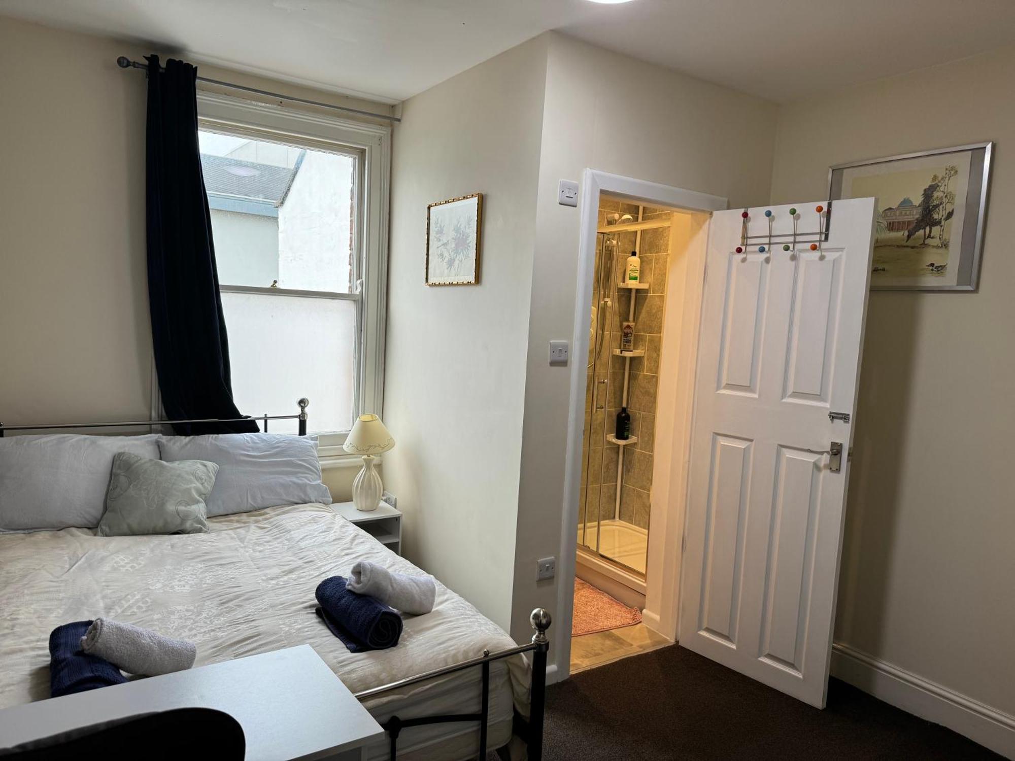 Comfortable Home Away From Home, Town Centre, Free Parking,Multiple Rooms Cheltenham Zewnętrze zdjęcie