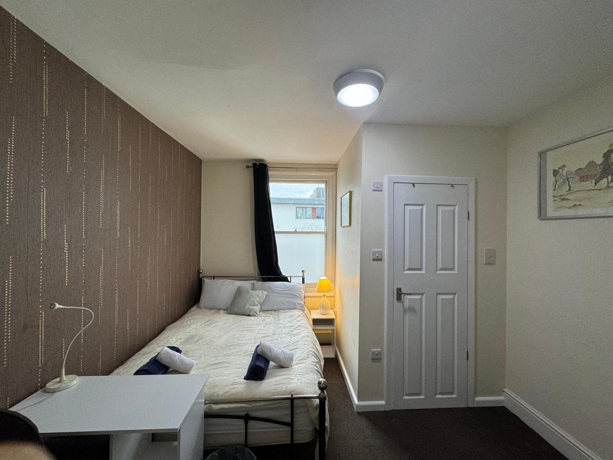 Comfortable Home Away From Home, Town Centre, Free Parking,Multiple Rooms Cheltenham Zewnętrze zdjęcie