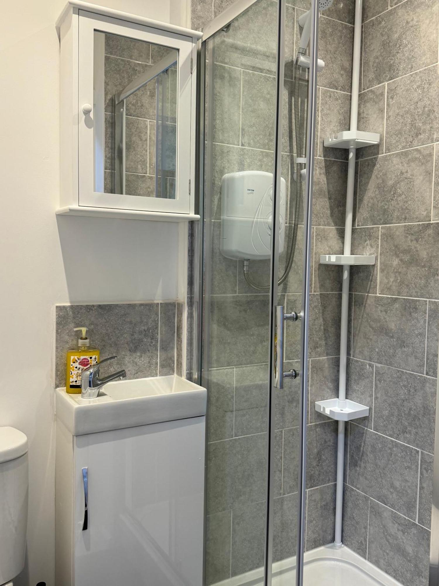 Comfortable Home Away From Home, Town Centre, Free Parking,Multiple Rooms Cheltenham Zewnętrze zdjęcie