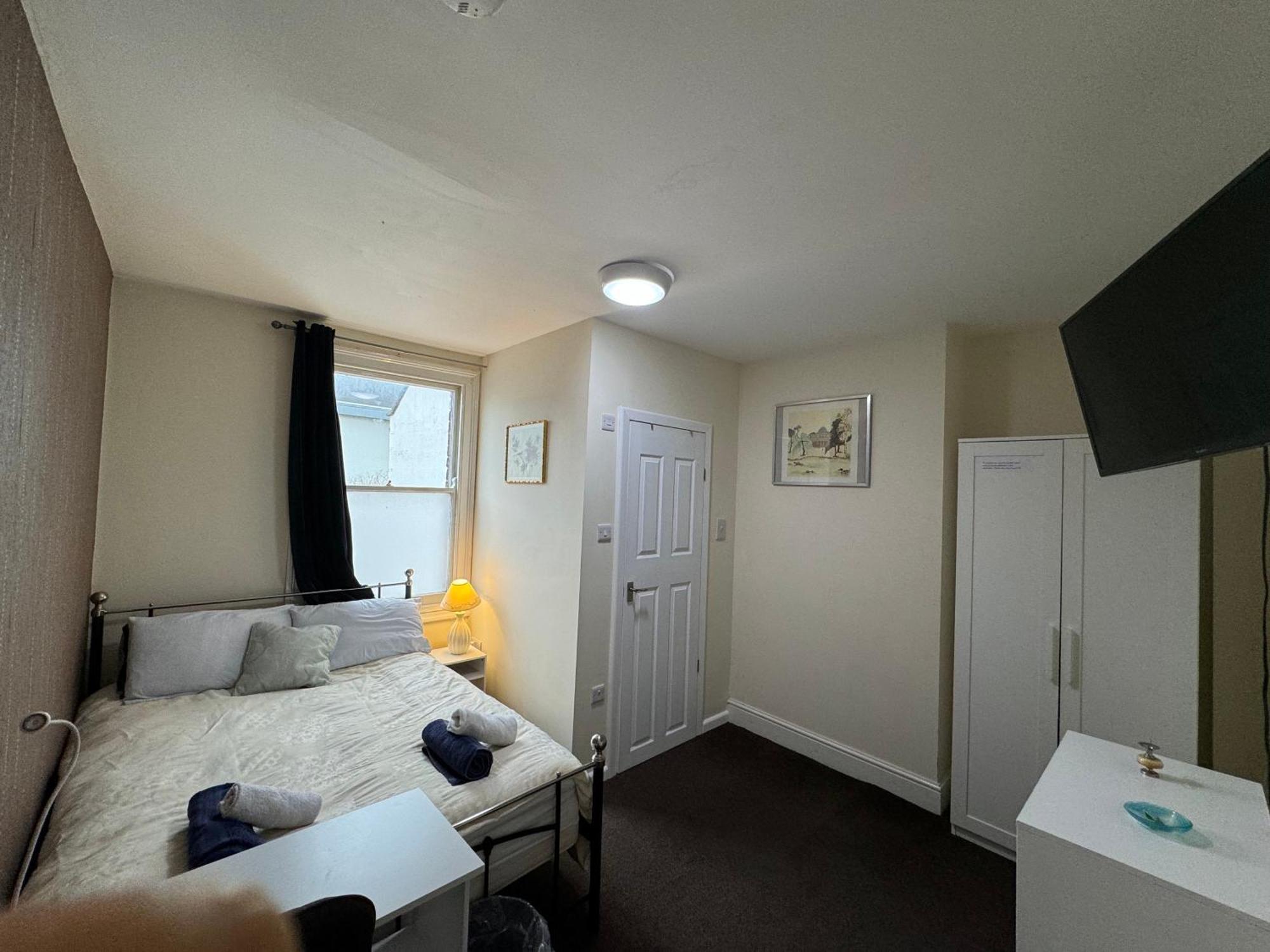 Comfortable Home Away From Home, Town Centre, Free Parking,Multiple Rooms Cheltenham Zewnętrze zdjęcie
